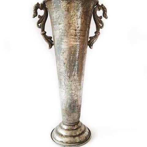 Zdjęcie przedstawiające: Wazon srebrny przecierany