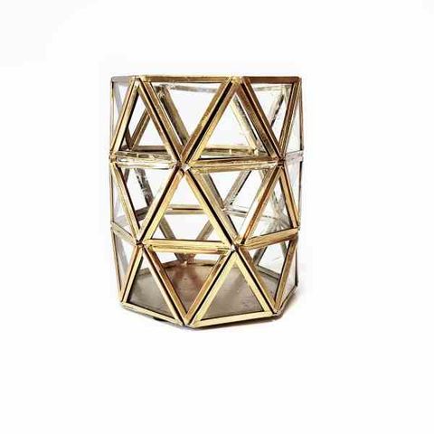 Zdjęcie przedstawiające: Świecznik geometryczny złoty