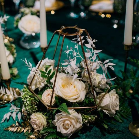 Zdjęcie przedstawiające: Świecznik geometryczny ażurowy