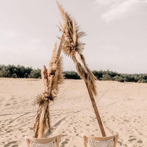 Zdjęcie przedstawiające: Drewniany trójkąt bramka